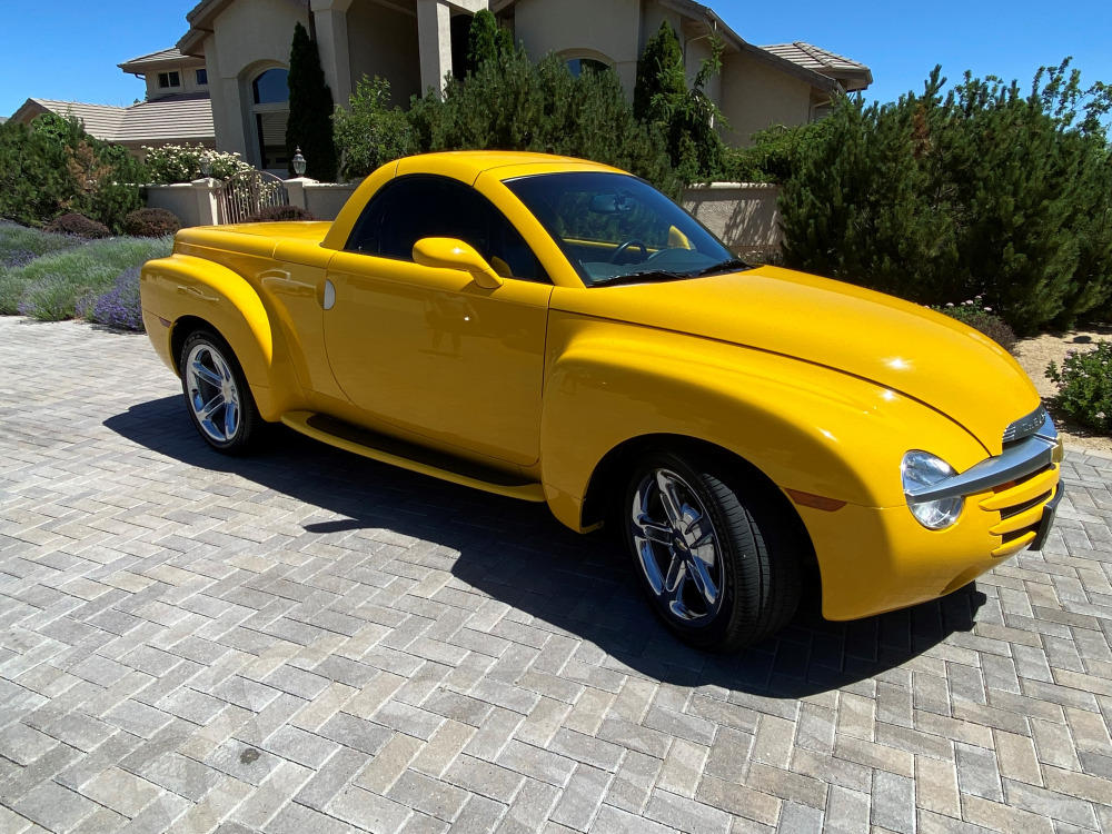 #384 - 2005 Chevrolet SSR Hard top Convertable | MAG Auctions