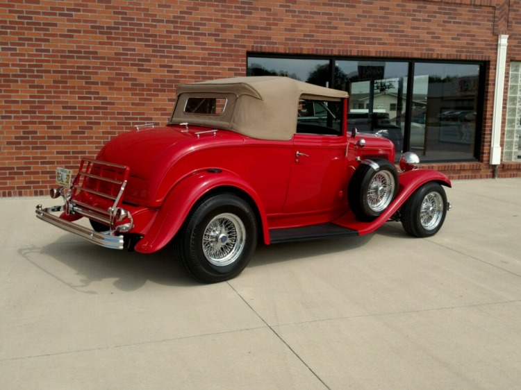 #621 - 1932 Ford Cabriolet Show car | MAG Auctions