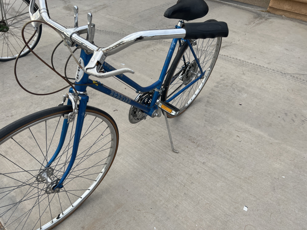 #M131 - 1976 Schwinn Suburban Bicycle | MAG Auctions