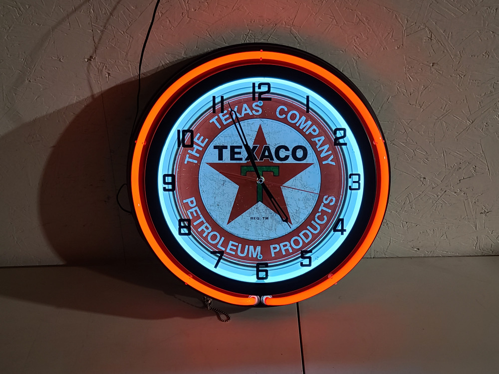 M135 Texaco Neon Clock 20" MAG Auctions