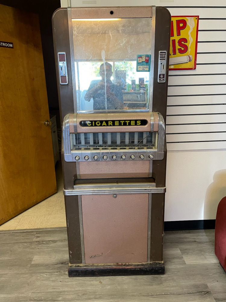 #M208 - Vintage National Cigarette Vending Machine | MAG Auctions