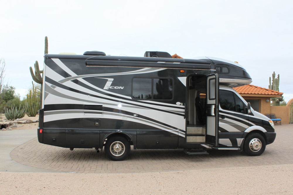 #210 - 2008 Mercedes Benz Sprinter Fleetwood | MAG Auctions