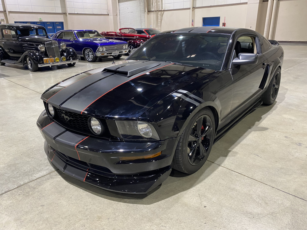 #413 - 2005 Ford Mustang GT | MAG Auctions