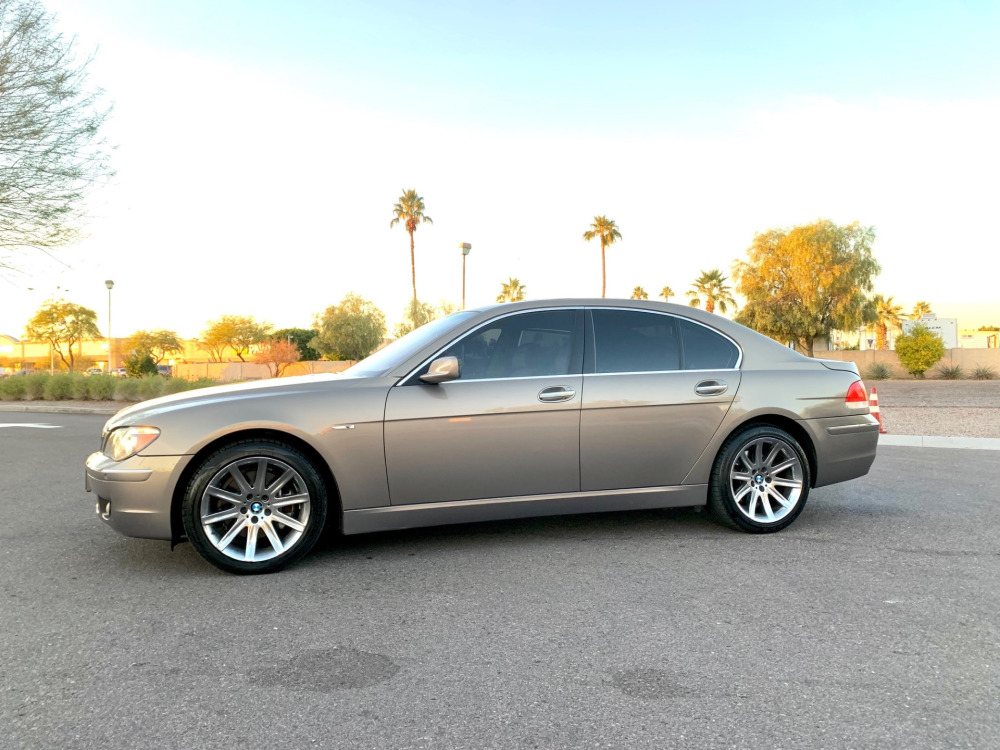 #215 - 2006 BMW 750i | MAG Auctions