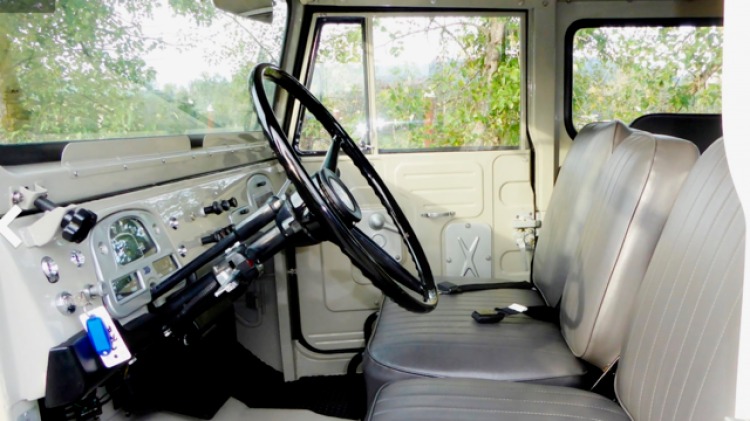 #F400 - 1971 Toyota Land Cruiser 4x4 Restored-Time Lot Sells Friday 4: ...