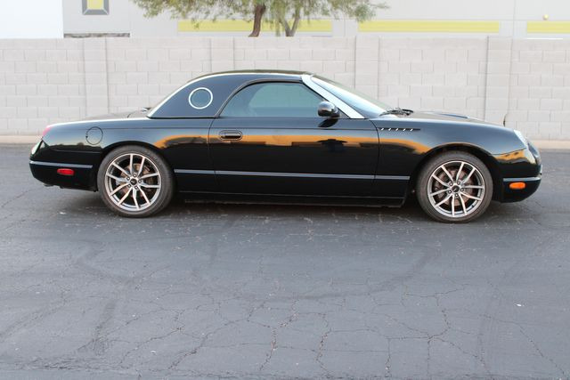フォーデーズ 2002 Ford Thunderbird Deluxe | Cars Remember When