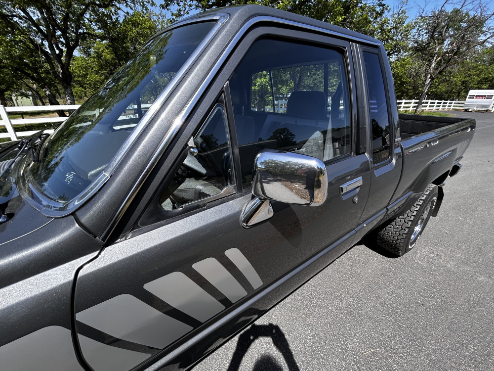 #307 - 1988 Toyota Pickup X cab | MAG Auctions