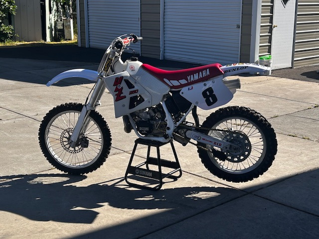 #381 - 1990 Yamaha YZ 250 Bradshaw replica | MAG Auctions