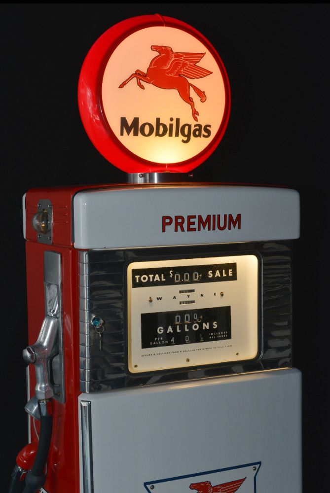 #M105 - Restored 1950’s Wayne Mobilgas Gas Pump | MAG Auctions