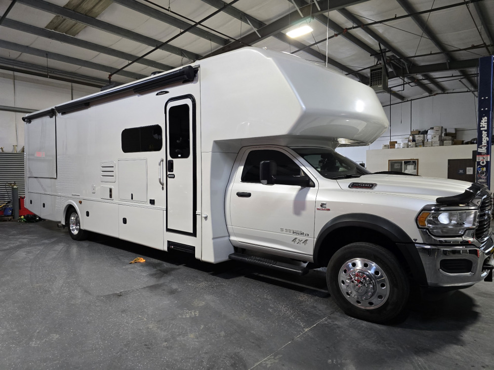 #423 - 2020 Dodge Ram 5500 4x4 RV | MAG Auctions