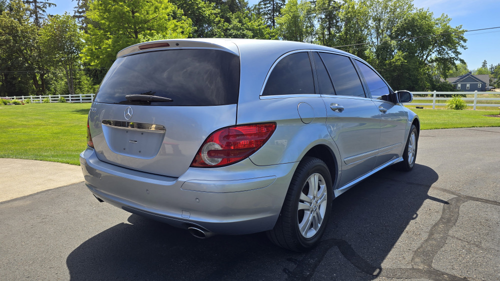 Mercedes R500 Custom #104 - 2006 Mercedes-Benz R500 | MAG Auctions