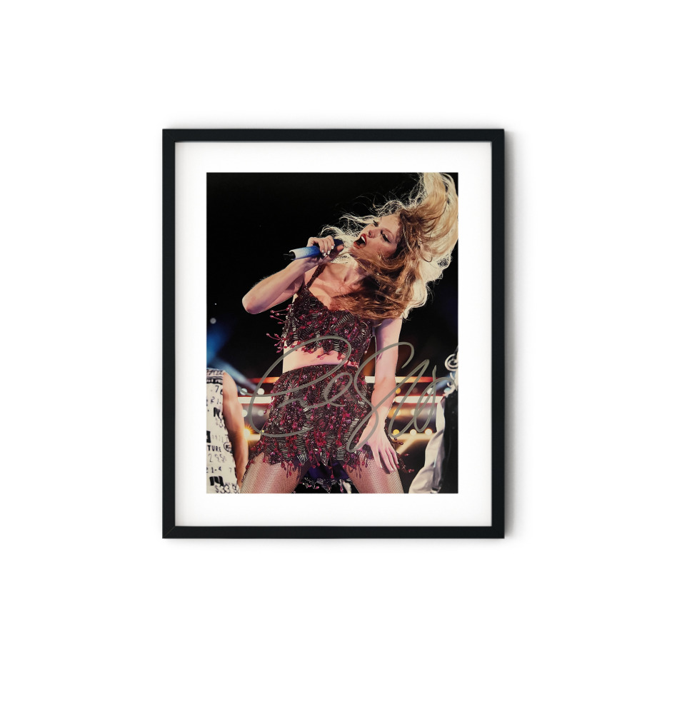 M302 - Taylor Swift signed photo. 8x10 inches | MAG Auctions