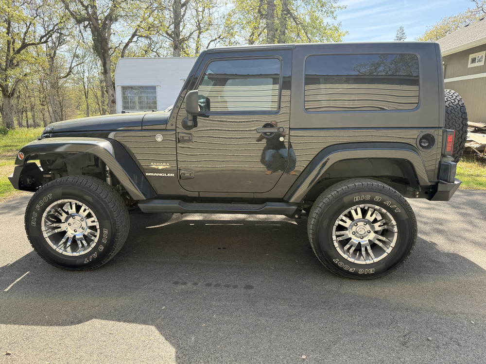 2008 Jeep Sahara 2 Doornull