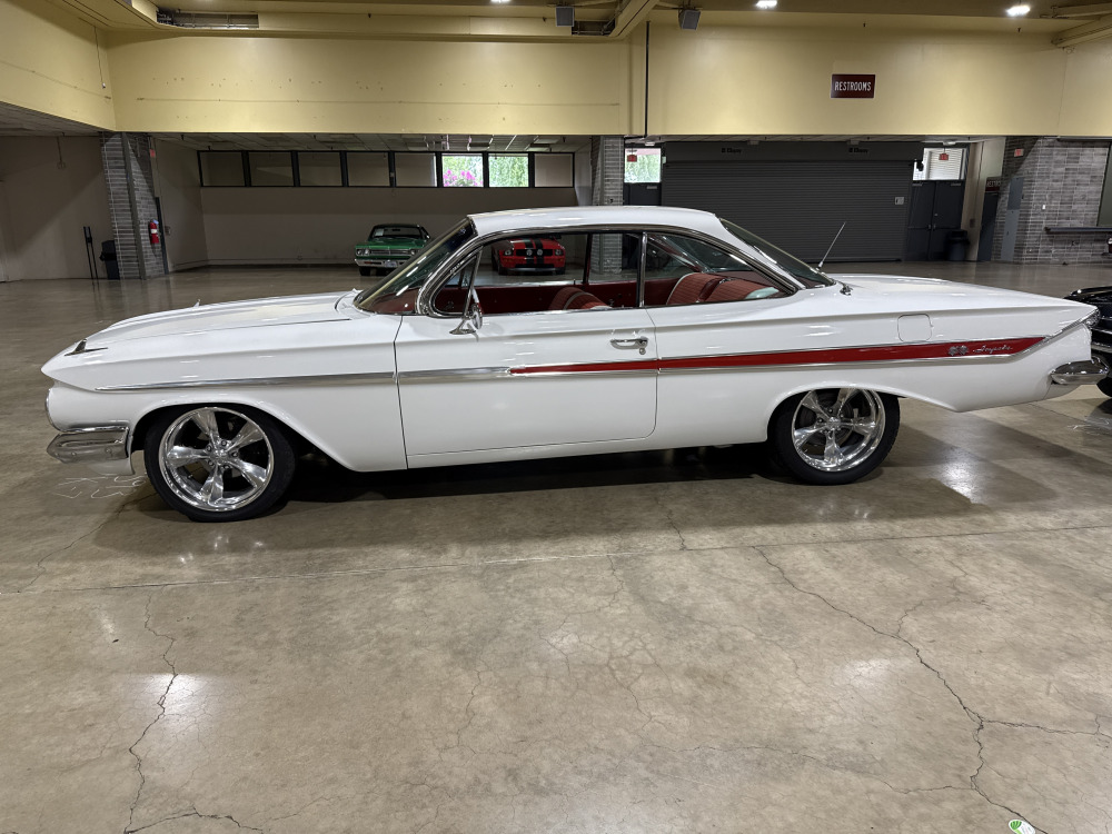 1961 Chevrolet Impala SS SS — photo 3