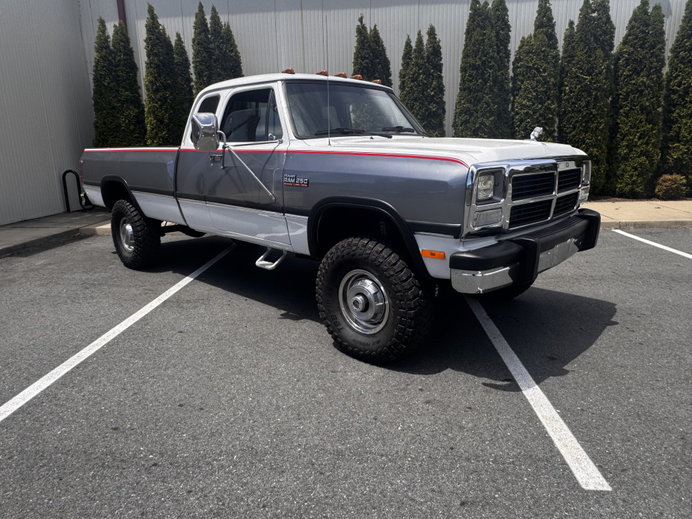 1992 Dodge Ram 2500 — photo 4