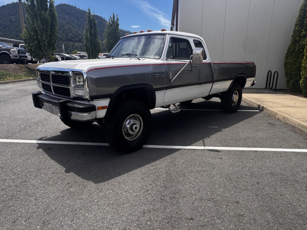 1992 Dodge Ram 2500 — photo 1