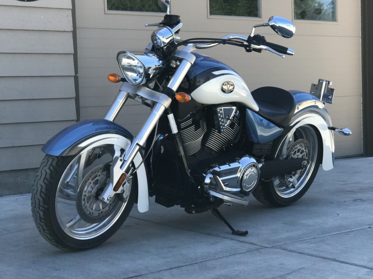 #138 - 2009 Victory Custom Motorcycle | MAG Auctions