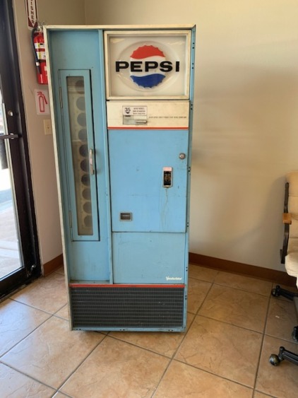 #z013 - Pepsi Cola Vending Machine 