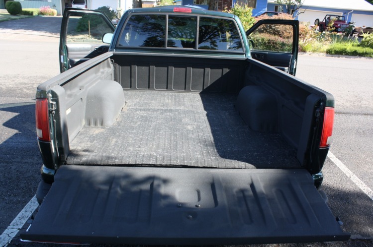 #220 - 2003 Chevrolet S10 Xtra Cab Truck | MAG Auctions