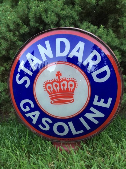 #Z30 - Standard Gas pump Globe | MAG Auctions